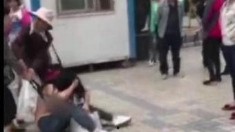 国产校园扒衣视频,揭秘国产扒衣视频背后的真相与警示